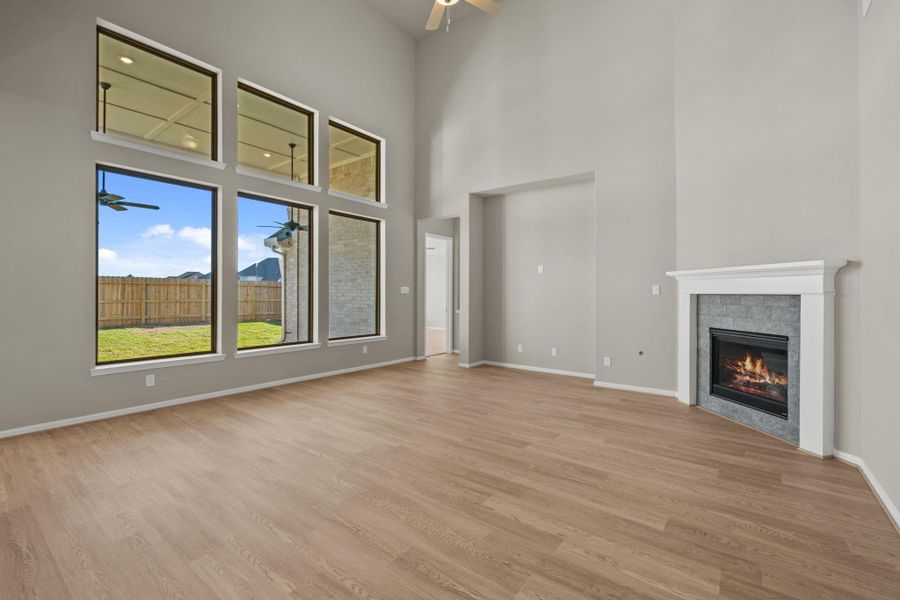 Spacious, unfurnished interior of a new home in The Meadows at Imperial Oaks 60', Conroe (Image 24).