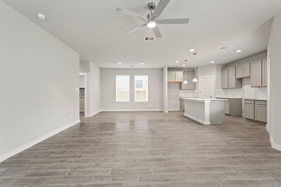 Spacious, unfurnished interior of a new home in Grand Oaks Village, Houston (Image 14). Spacious, unfurnished interior of a new home in Grand Oaks Village, Houston (Image 14).