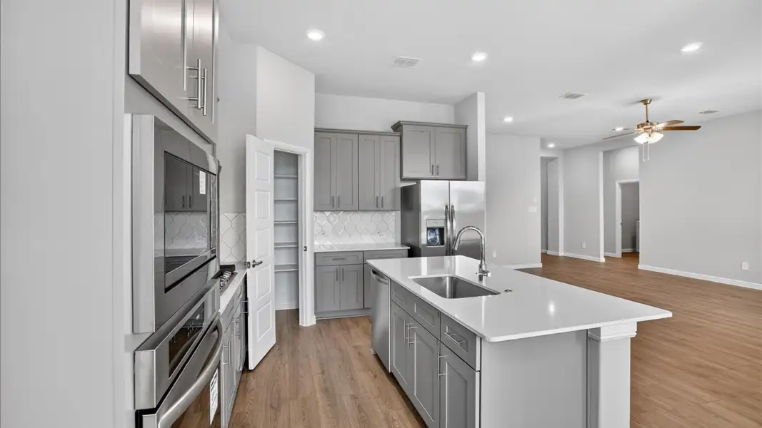 Furnished interior view inside a new home in Lakeview Pointe, Grand Prairie (Image 6).