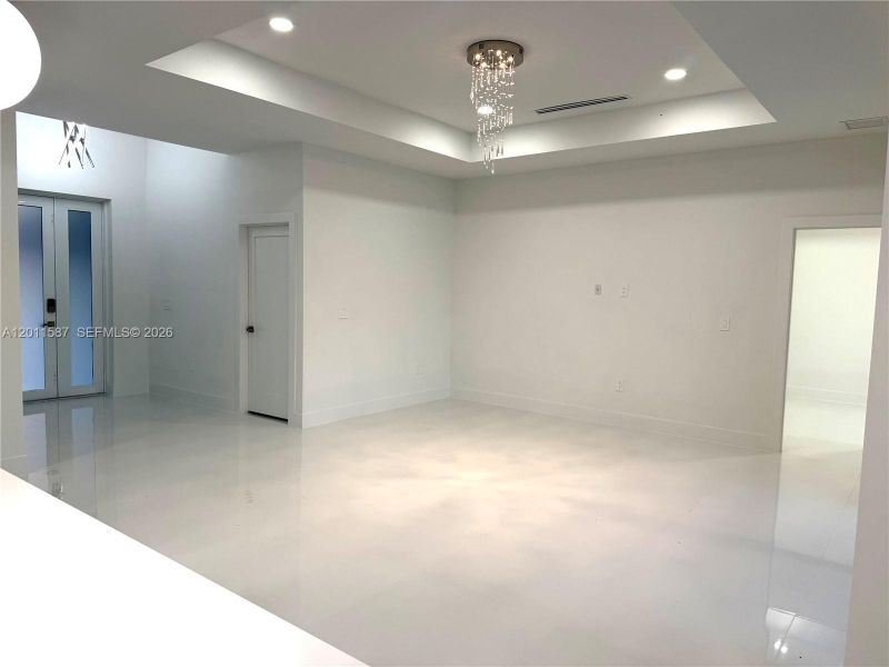 Spacious, unfurnished interior of a new home in , Lehigh Acres (Image 25).