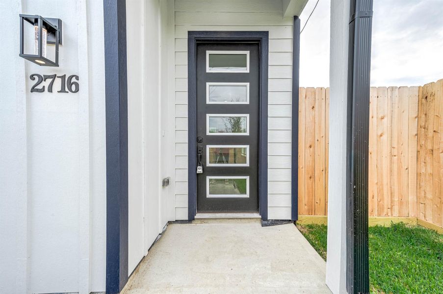 Exterior details and patio area of a home in , Houston (Image 3). Exterior details and patio area of a home in , Houston (Image 3).