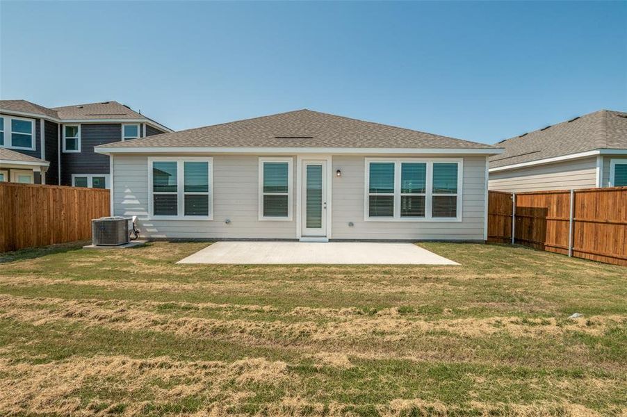 Front exterior of a new home in Cottonwood Creek, Seagoville, TX, highlighting curb appeal (Image 1). Front exterior of a new home in Cottonwood Creek, Seagoville, TX, highlighting curb appeal (Image 1).