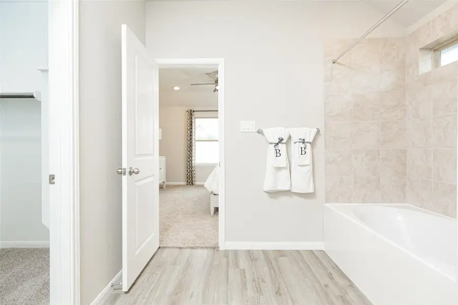 Furnished interior view inside a new home in Montgomery Ridge: Landmark Collection, Montgomery (Image 15).