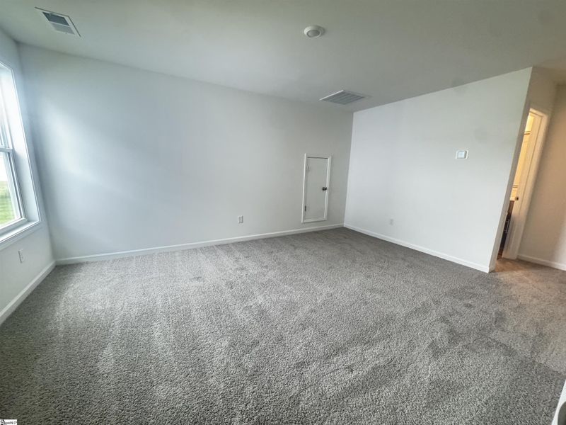 Spacious, unfurnished interior of a new home in Halton Oaks, Spartanburg (Image 19).