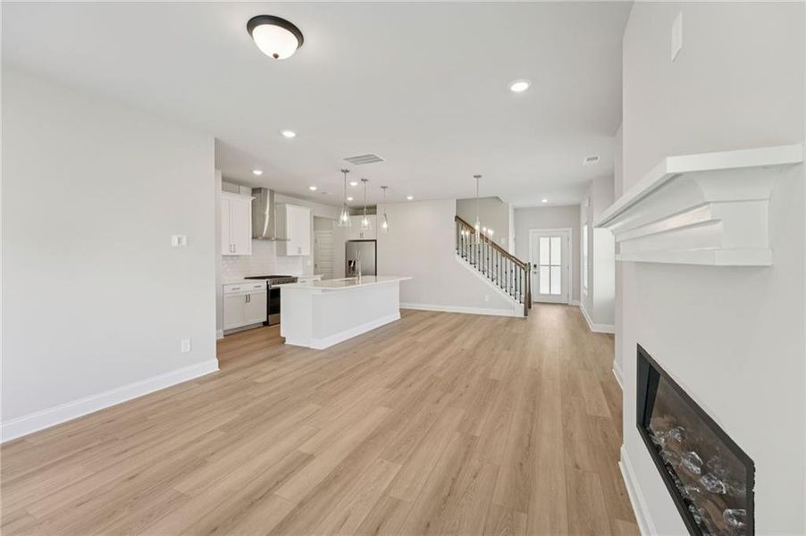 Spacious, unfurnished interior of a new home in Hemingway - Reserve Series, Cumming (Image 23).