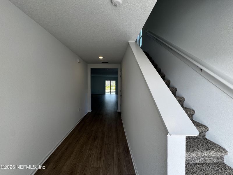 Spacious, unfurnished interior of a new home in Copes Landing, Jacksonville (Image 10).