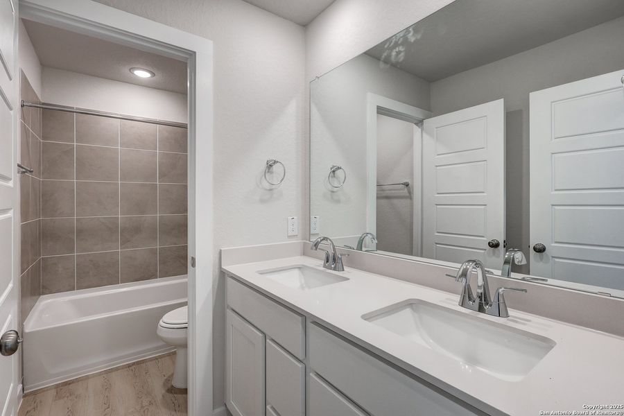 Furnished interior view inside a new home in Cinco Lakes, San Antonio (Image 7). Furnished interior view inside a new home in Cinco Lakes, San Antonio (Image 7).