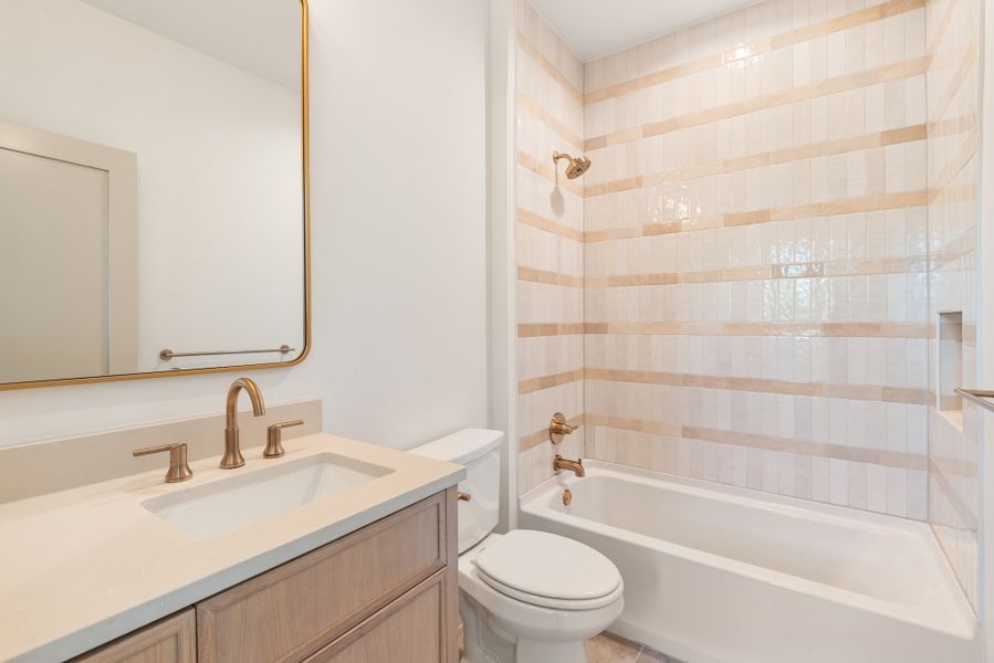 Furnished interior view inside a new home in , Dallas (Image 14).