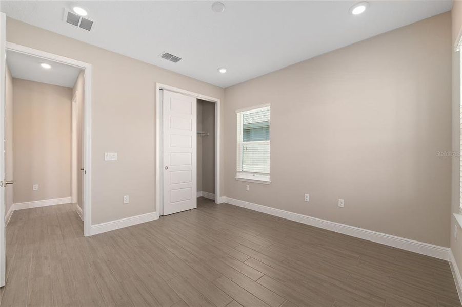 Spacious, unfurnished interior of a new home in , Ocala (Image 47).