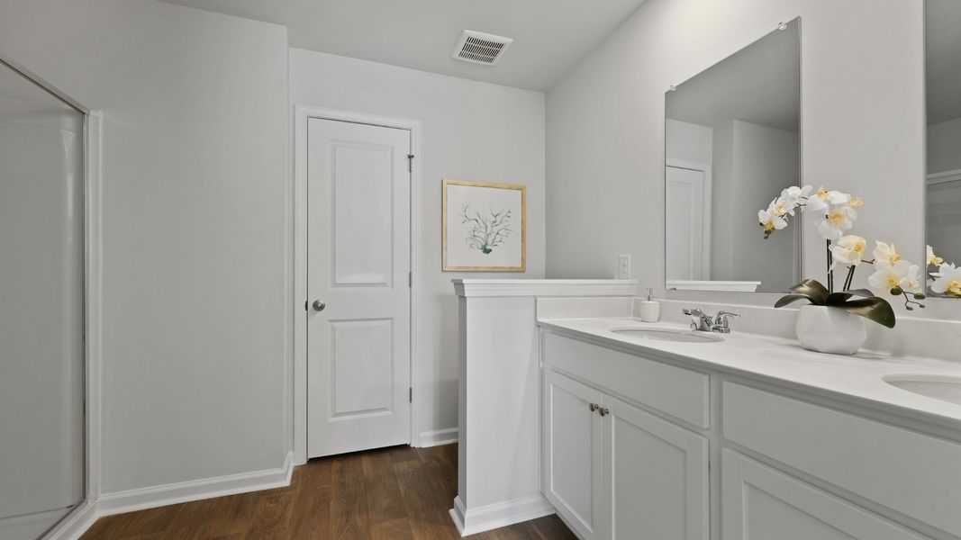 Representative furnished interior of a home built from the DUNCAN by D.R. Horton in Carolina Groves Townhomes, Moncks Corner (Image 27).