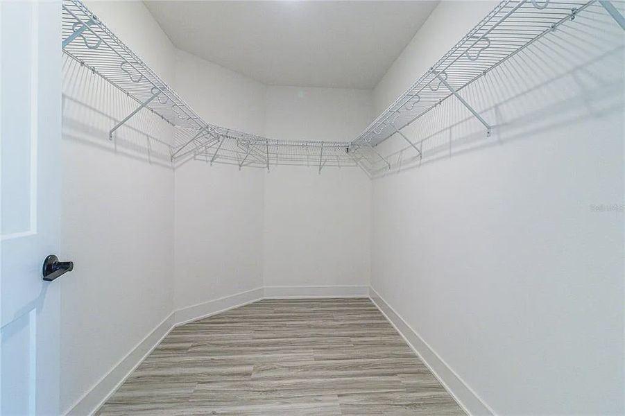 Spacious, unfurnished interior of a new home in Briarwood, Alachua (Image 13).