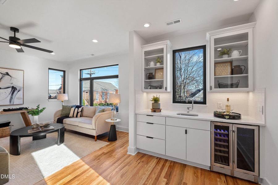 15-813 N Roxboro_6689 15-813 N Roxboro_6689