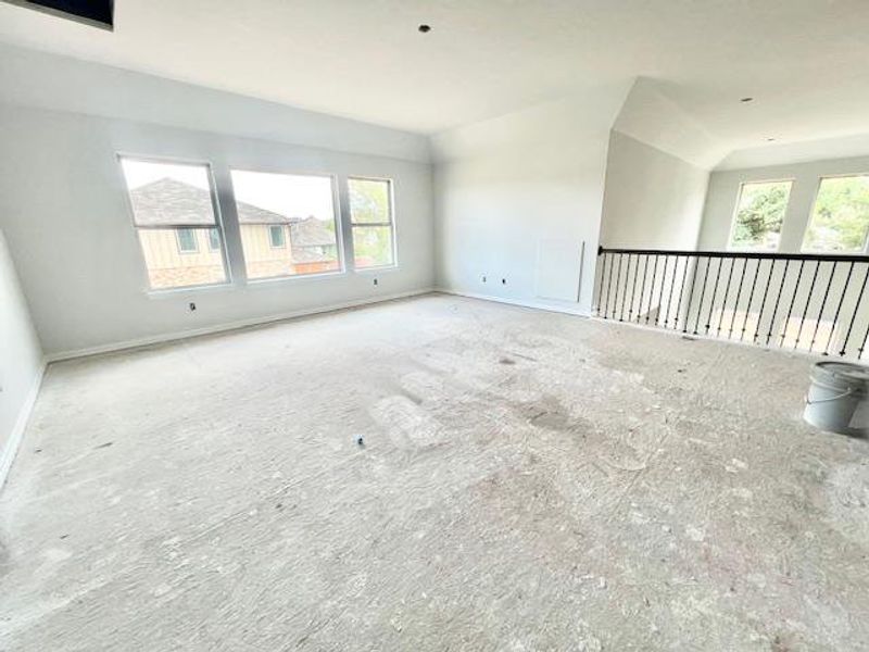 Empty room featuring baseboards Empty room featuring baseboards