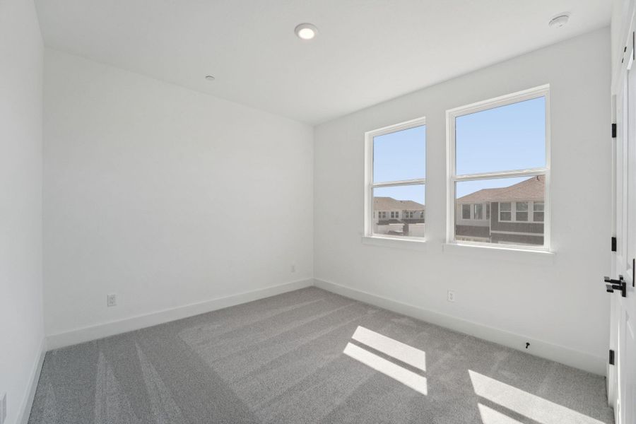 Spacious, unfurnished interior of a new home in Avery Centre, Round Rock (Image 23).
