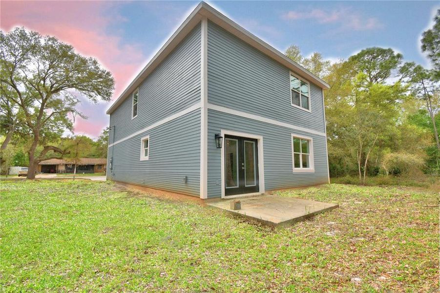 Exterior details and patio area of a home in , Avon Park (Image 20).