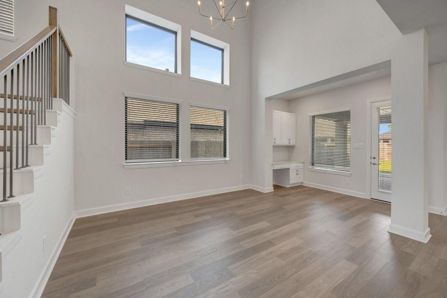 Spacious, unfurnished interior of a new home in Riceland - Summit Collection, Mont Belvieu (Image 21).