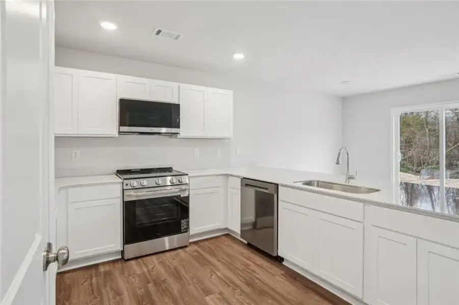 Furnished interior view inside a new home in Shallow Creek, Hogansville (Image 4).