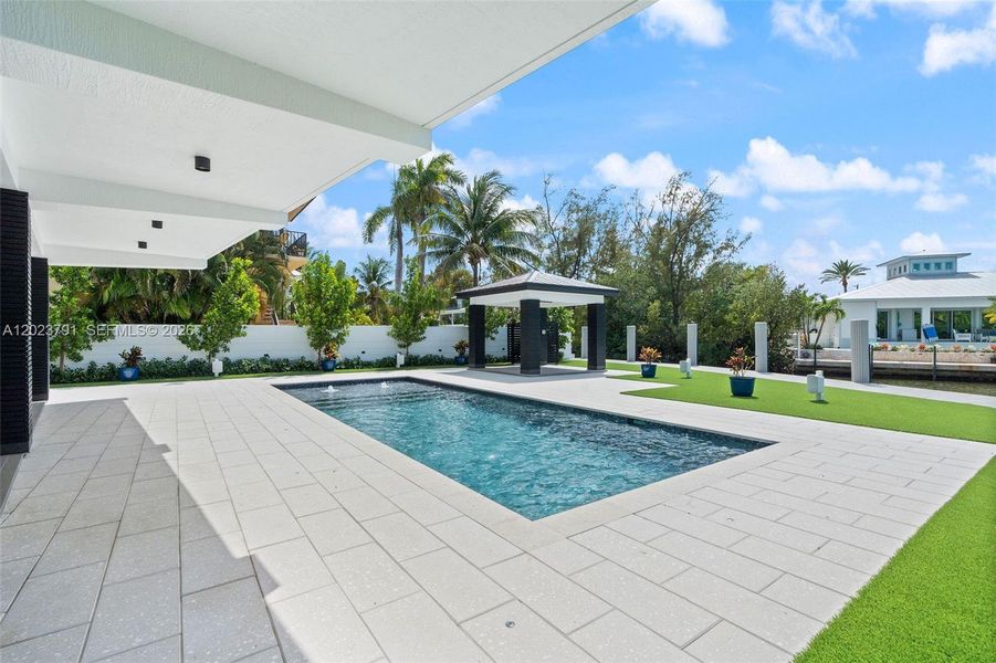 Exterior details and patio area of a home in , Tavernier (Image 4). Exterior details and patio area of a home in , Tavernier (Image 4).