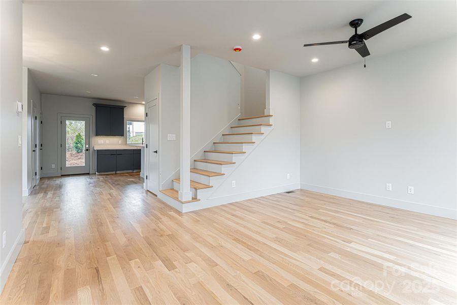 Photo of Similar Construction Photo of Similar Construction