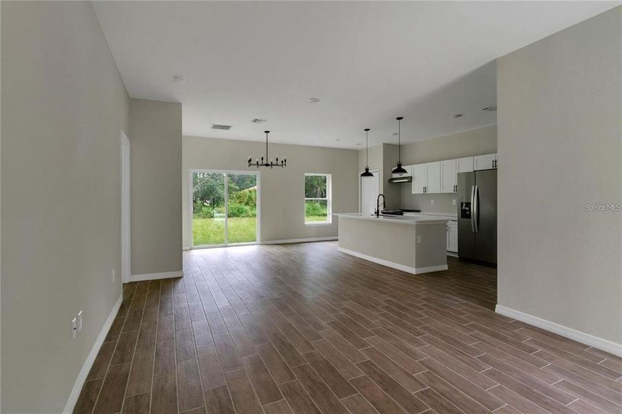 Spacious, unfurnished interior of a new home in , Ocala (Image 11).