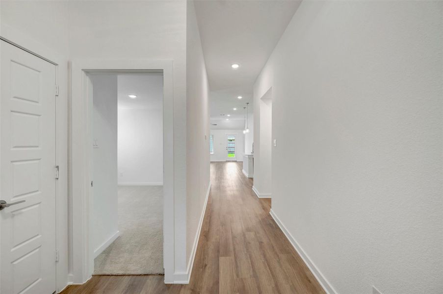 Spacious, unfurnished interior of a new home in Ambrose, La Marque (Image 19).