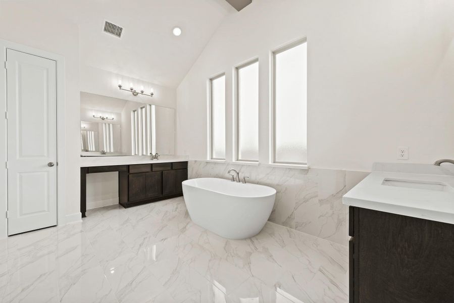 Image 24 of a home in Cross Creek West - 55'. Image 24 of a home in Cross Creek West - 55'.