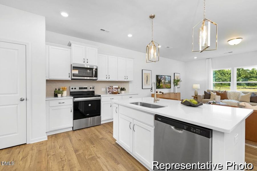 NTR 22 Devin 2098 EB3 IO (4)-04REP