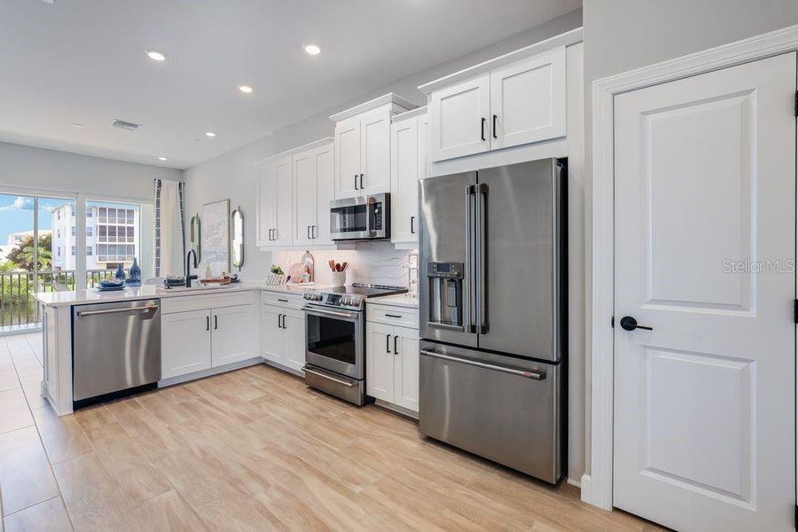Furnished interior view inside a new home in Seahaven, Punta Gorda (Image 10).