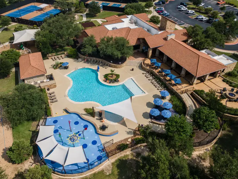 Community amenities in Travisso, Leander (Image 16).
