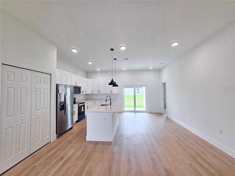 Spacious, unfurnished interior of a new home in , Ocala (Image 22).
