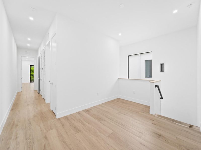 Spacious, unfurnished interior of a new home in , Fort Lauderdale (Image 39). Spacious, unfurnished interior of a new home in , Fort Lauderdale (Image 39).