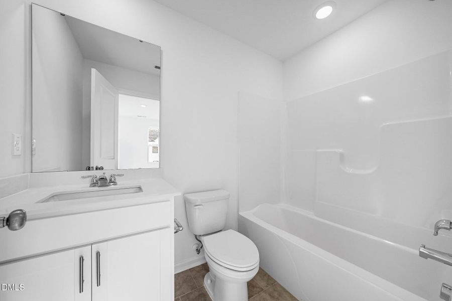 SUN_ElmGrove_Pic_Wyatt_QMI_4_Bath3_1of1