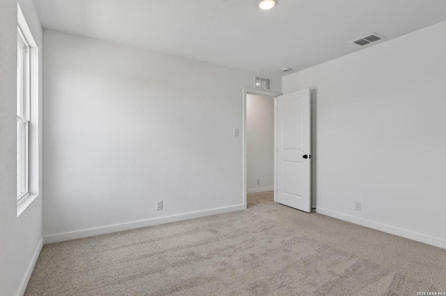 Spacious, unfurnished interior of a new home in Saddlebrook Ranch, Schertz (Image 27).