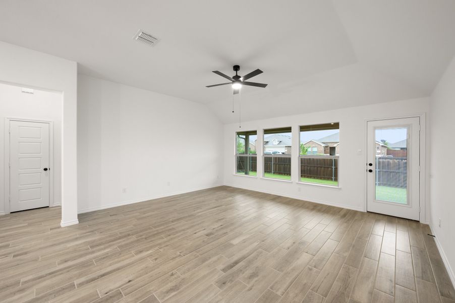 Spacious, unfurnished interior of a new home in Chisholm Hills, Cleburne (Image 17). Spacious, unfurnished interior of a new home in Chisholm Hills, Cleburne (Image 17).