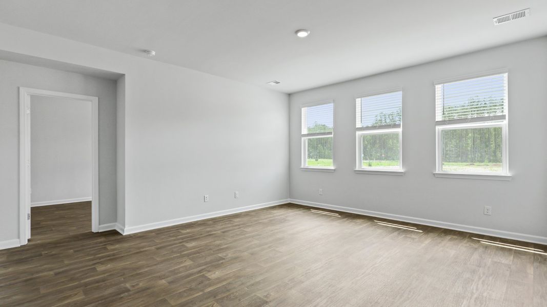 Representative unfurnished interior of a home built from the DARBY-EXP by D.R. Horton in Hillcrest, Ravenel (Image 25).