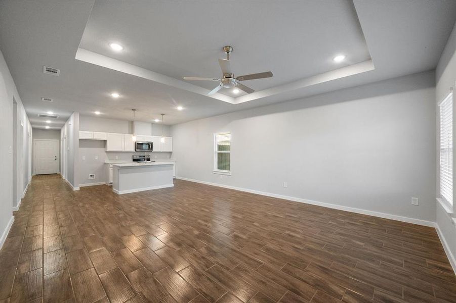 Spacious, unfurnished interior of a new home in , Corsicana (Image 24).