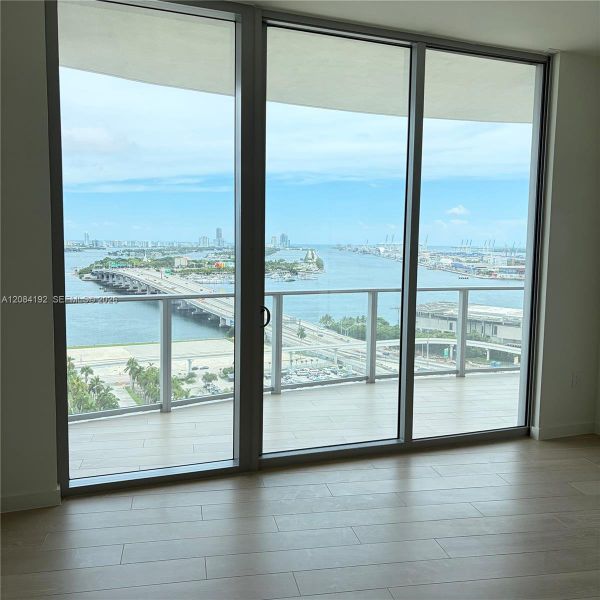 Spacious, unfurnished interior of a new home in , Miami (Image 16).