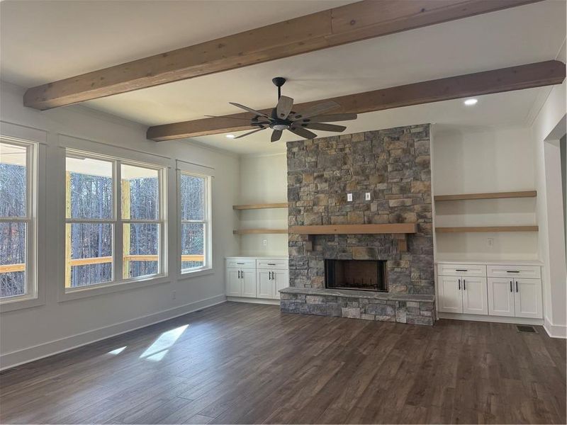 Spacious, unfurnished interior of a new home in , Waleska (Image 34).