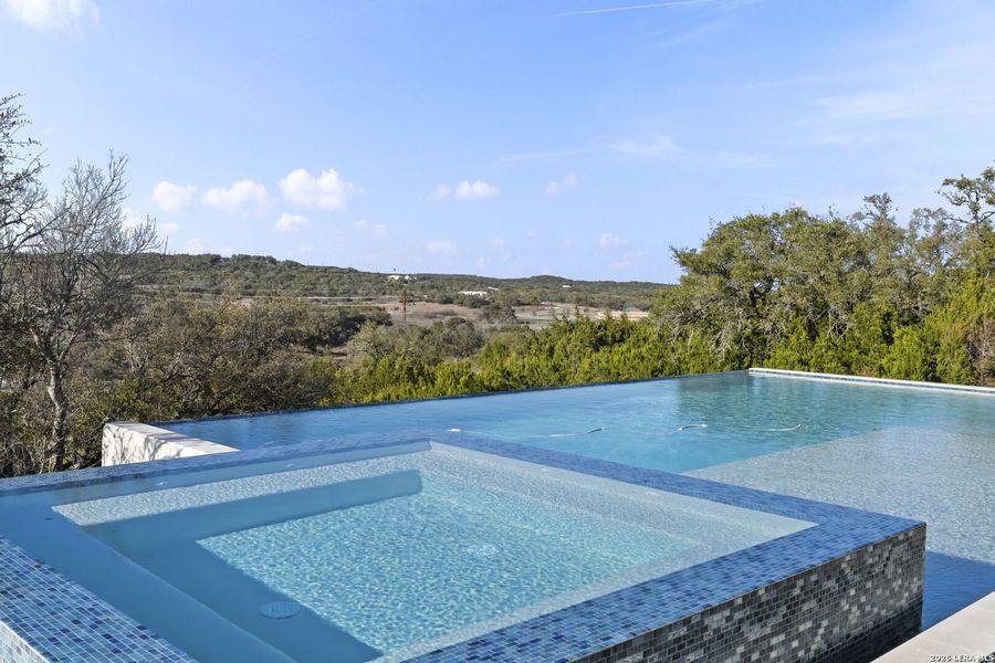 Community amenities in , Boerne (Image 43).