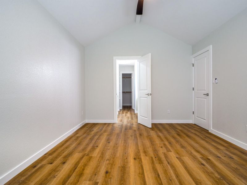 Spacious, unfurnished interior of a new home in , Granite Shoals (Image 29).
