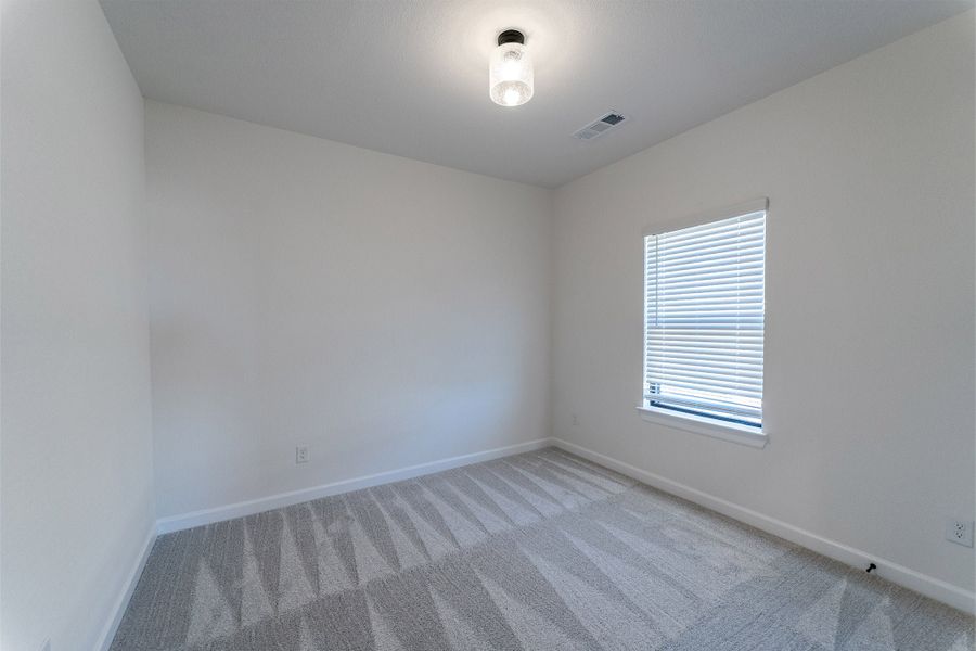 Spacious, unfurnished interior of a new home in Sonoma Verde, Rockwall (Image 54).