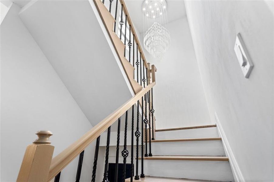 Spacious, unfurnished interior of a new home in , Atlanta (Image 43).