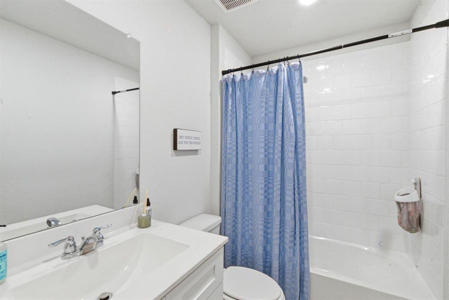 Furnished interior view inside a new home in Sculptor's Park, Springtown (Image 25).