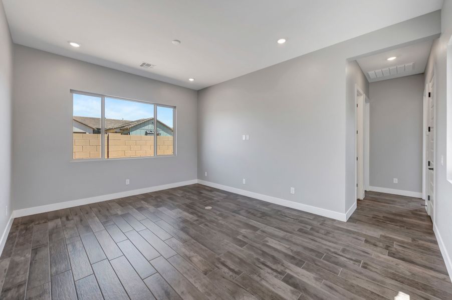 Spacious, unfurnished interior of a new home in Blossom Rock, Apache Junction (Image 42). Spacious, unfurnished interior of a new home in Blossom Rock, Apache Junction (Image 42).