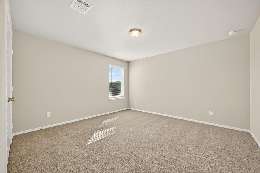 Spacious, unfurnished interior of a new home in Sunterra, Katy (Image 36). Spacious, unfurnished interior of a new home in Sunterra, Katy (Image 36).