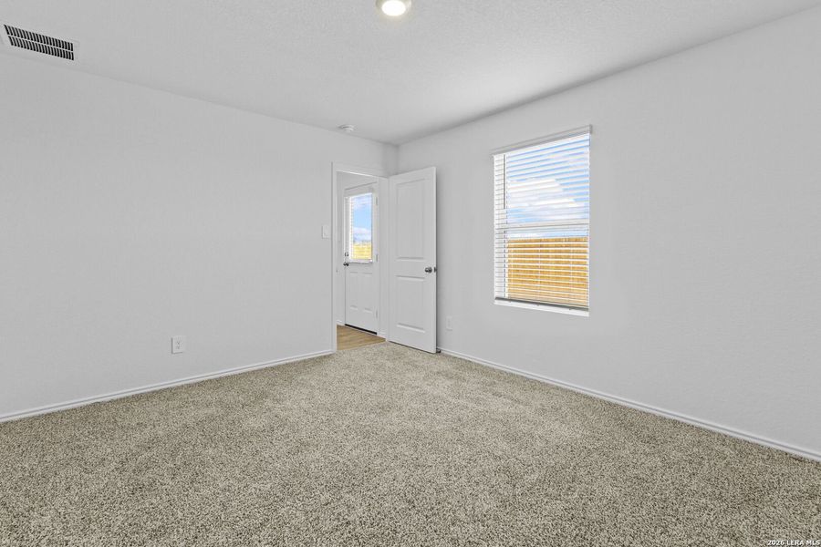 Spacious, unfurnished interior of a new home in Hickory Ridge, Elmendorf (Image 35).