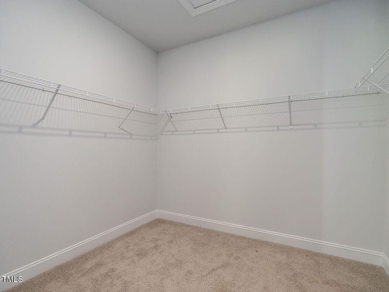 020-1280x960-primary-closet