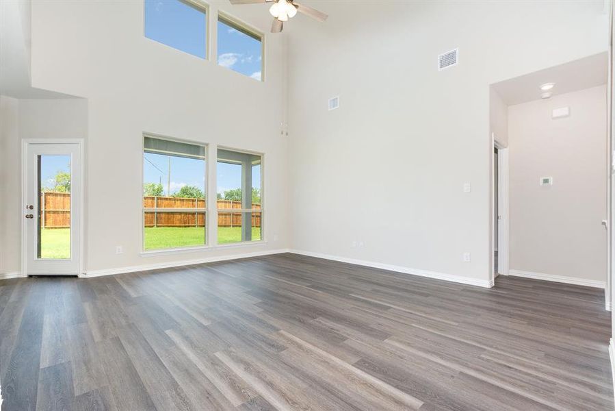 Spacious, unfurnished interior of a new home in Courts Of Bonnie Brae, Denton (Image 13).