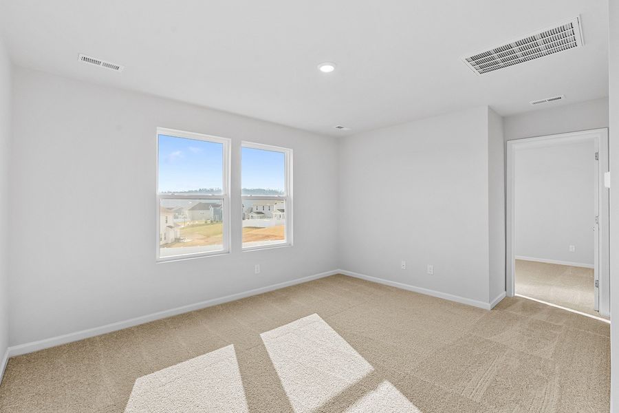 Spacious, unfurnished interior of a new home in Hanes Lake, Winston-Salem (Image 33). Spacious, unfurnished interior of a new home in Hanes Lake, Winston-Salem (Image 33).