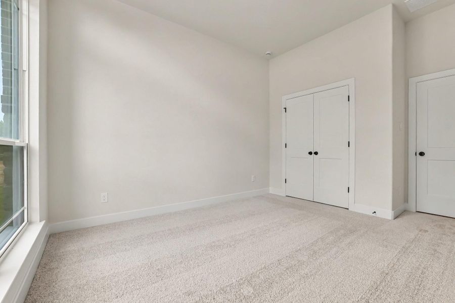 Spacious, unfurnished interior of a new home in Encino Estates, Dayton (Image 25).